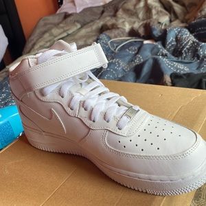 WHITE HIGH TOP Airforces- Mens 8